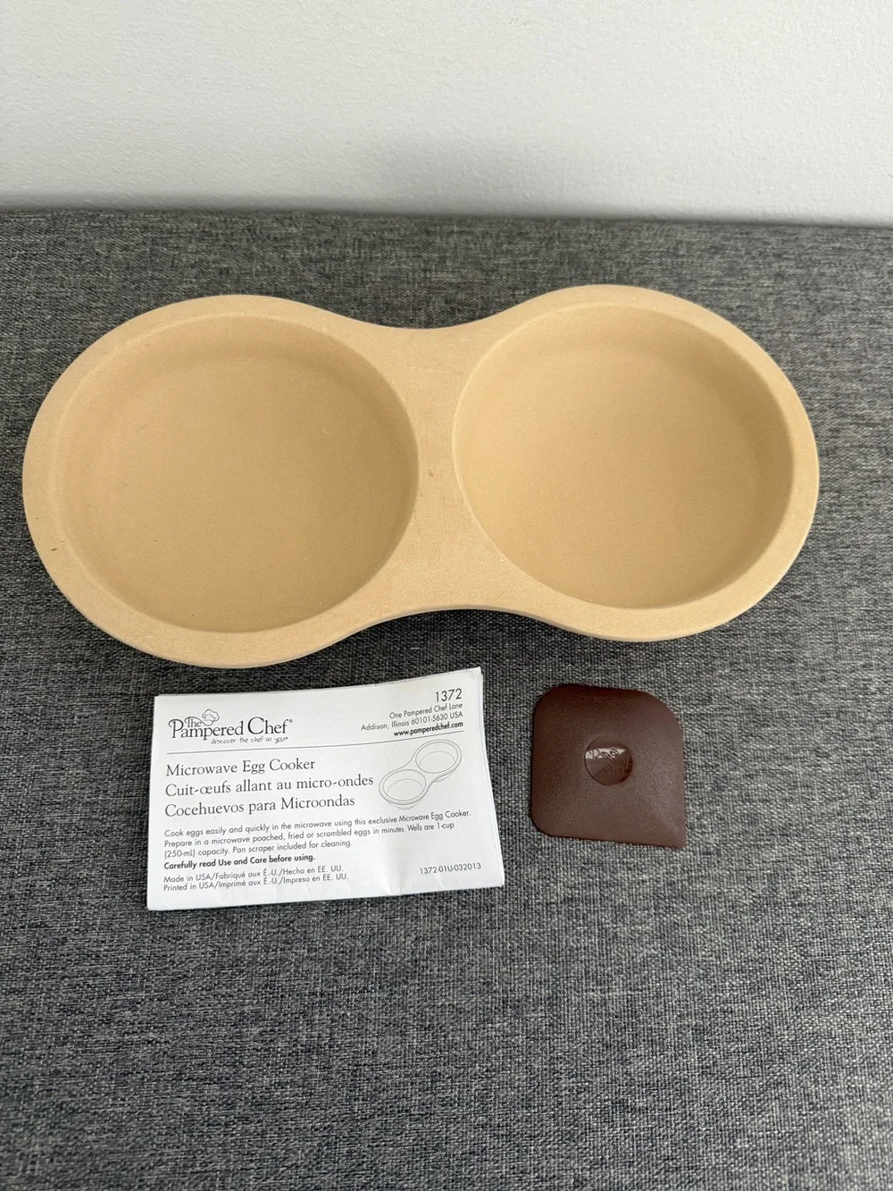 Pampered Chef Stoneware Microwave Egg Cooker 1372 Instructions Scraper Cooking